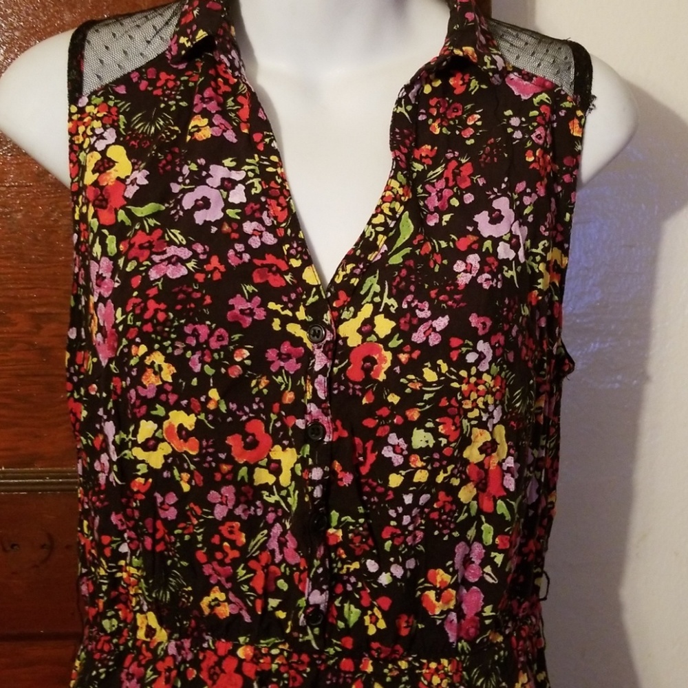 Cute floral summer dress with mesh and pockets - Picture 1 of 5